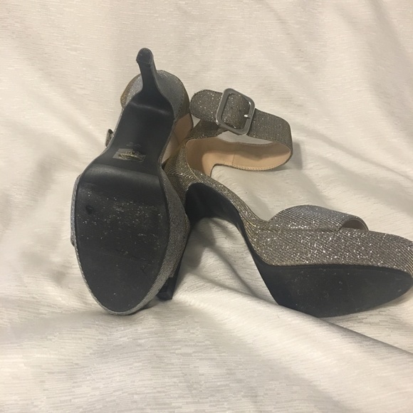 Heart in D Heel Shoes - Picture 6 of 8